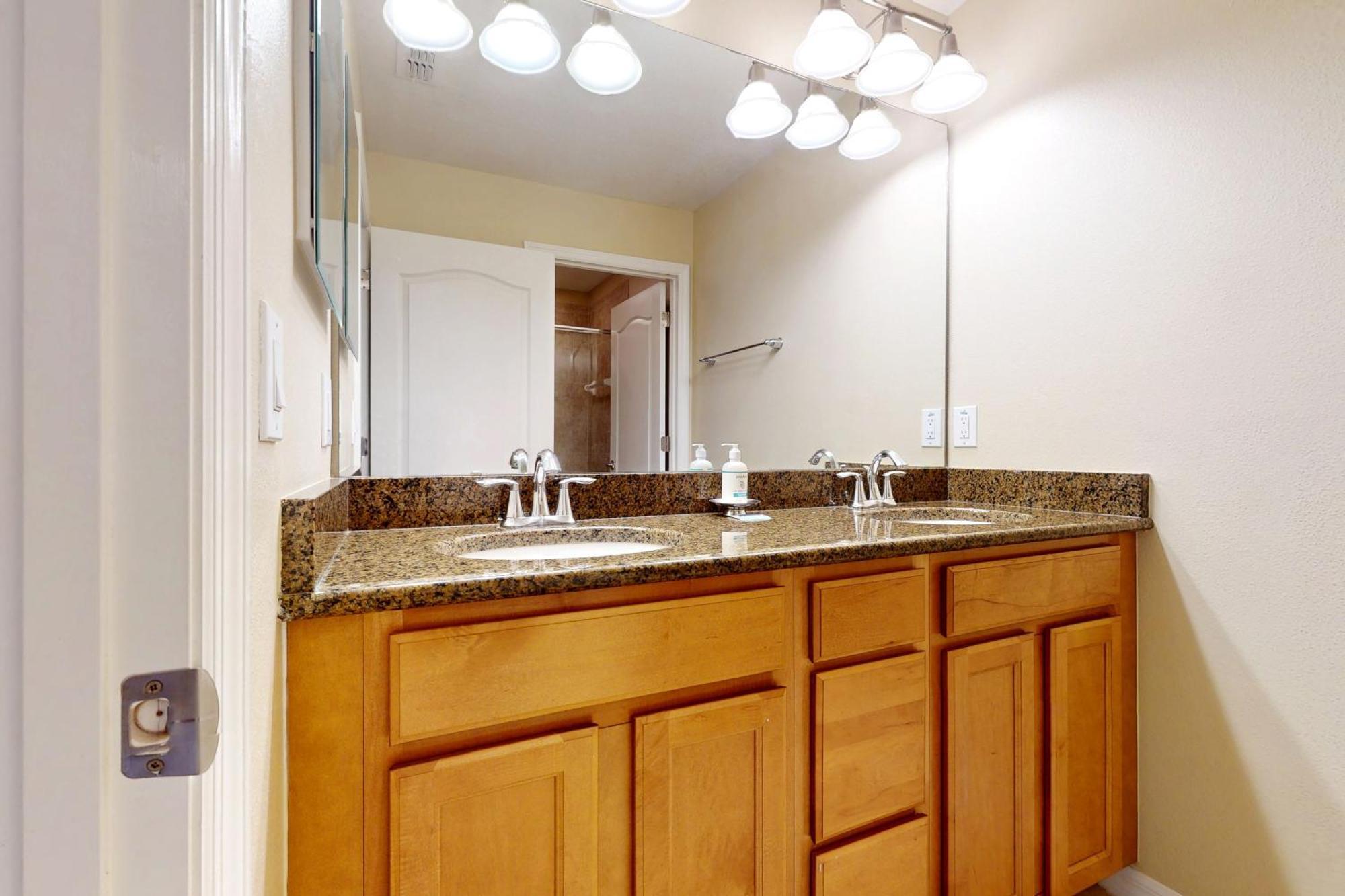 Holiday home 4 Bed 3 Bath Vacation In *